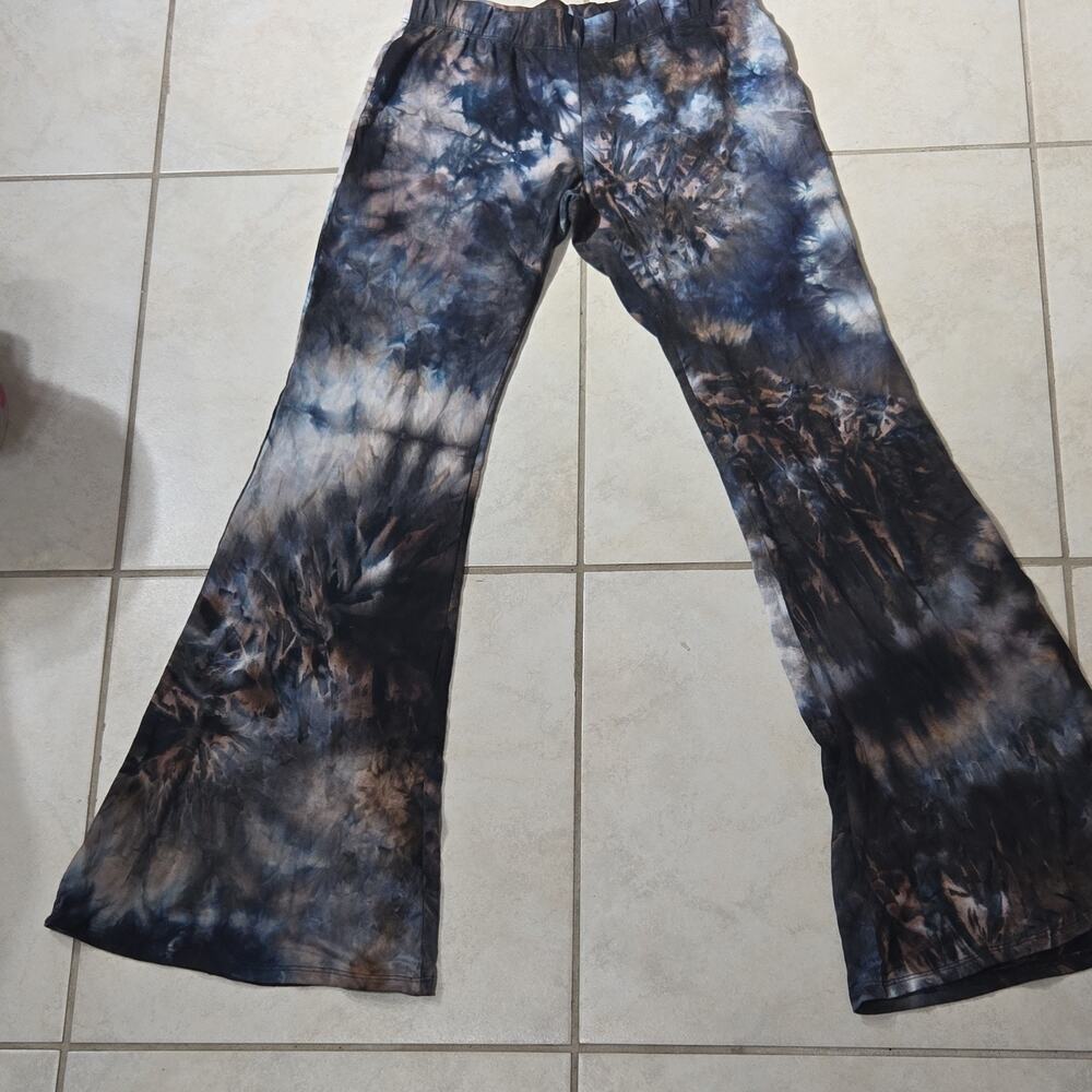 Vibe Sportswear Tie Dye Flared Pants Women's Elastic Waist Activewear